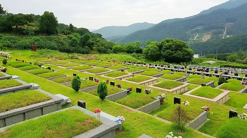 팔당추모공원 계단식 잔디 평장묘 파노라마